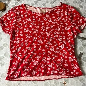 No Boundaries Medium Red Floral Print Short Sleeve Lettuce Hem Blouse